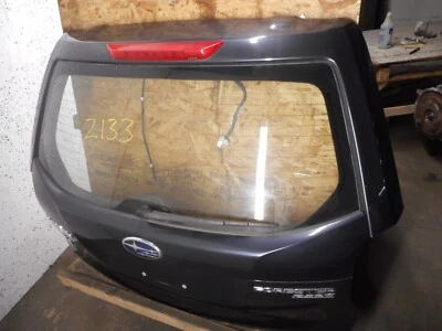 Puerta levadiza trasera Subaru Forester gris oscuro OEM 2017 2018 Foto 1 de 4