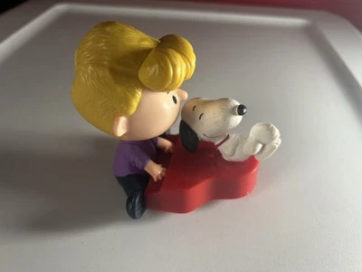 Juguete McDonald's Schroeder Peanuts Charlie Brown y Snoopy giratorio en piano 2015 Foto 1 de 4