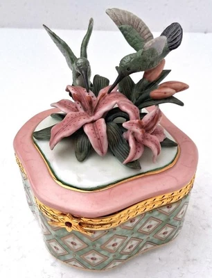 Musikdose, Spieluhr, Porzellan, SW 18-er Mini , Mel. "Everything is beautiful" - Bild 1 von 4