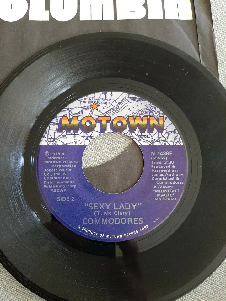 45 Record The Commodores Sexy Lady/Old Fashion Love VG - Image 1 of 1