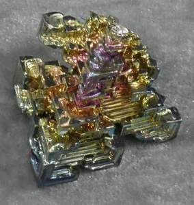 Esemplare cristallo bismuto 28,7 g 2,9 cm arcobaleno viola blu oro rosso verde argento - Foto 1 di 7