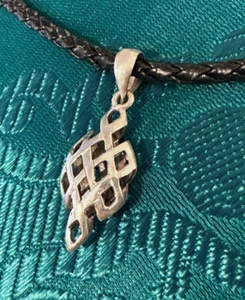 Nepal 925 Silver ENDLESS KNOT Eternal Love Small Amulet Pendant - Picture 1 of 2