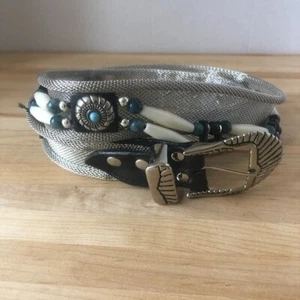 Cuentas de malla metálica en tono plateado con acentos turquesa suroeste para mujer medianas - Imagen 1 de 5