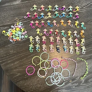 Fingerlings Minis Blind Bag Lot of 50 Monkeys Many Duplicates w/ Bracelets Rings - Picture 1 of 16