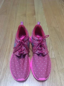 Neu ohne Karton Nike Roshe One Print GS MÄDCHEN JUGEND SCHUHE 677784 606 GRÖSSE 6,5Y - Bild 1 von 3