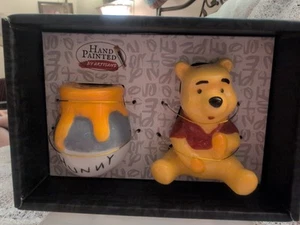 Pooh Bear And Hunny Pot Salt And Pepper Shakers-- Brand New - Picture 1 of 10