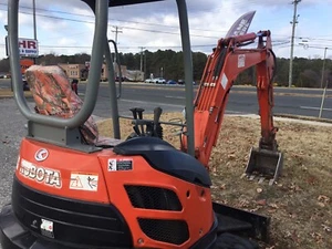 Mini Excavator, Kubota U25 Rubber Tracks - Picture 1 of 3