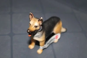 Schleich Deutscher Schäferhund Figur Männchen 2003 Rentner 16333 Neu Kostenloser Versand - Bild 1 von 8