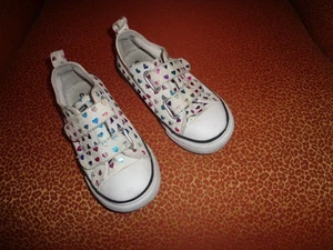 Girls Converse Kids Size 8 Sneaker Shoe White with Hearts - Picture 1 of 6