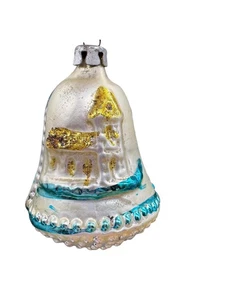 Campana de vidrio soplado vintage adorno de Navidad lleno de baches en relieve con iglesia Polonia - Imagen 1 de 4