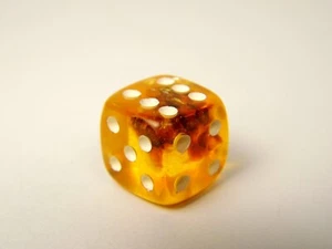 Dados de juego de casino con ámbar báltico 14 mm marrón arce color transparente E089 - Imagen 1 de 6