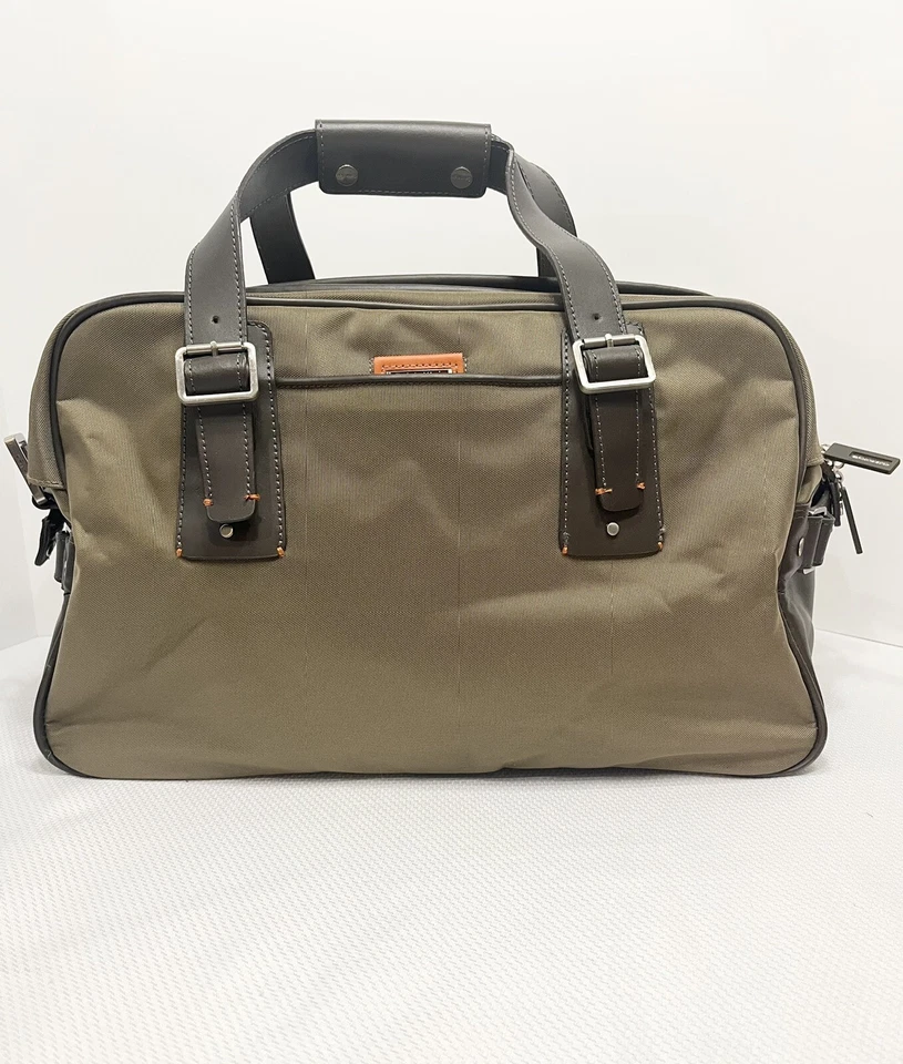 Bolso de viaje para pasar la noche Calvin Klein de nailon imitación cuero verde 12"x18"x10" Foto 1 de 4