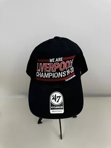 ’47 Liverpool Football Club Mütze 2019-20 Champions L.F.C. Verstellbare Baseballkappe Neu mit Etikett - Bild 1 von 6