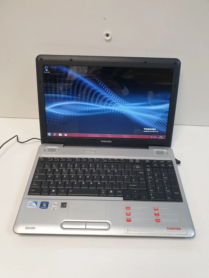 Toshiba Satellite L500-1XL Celeron 2.20GHZ 2GB 120GB HDD 15.4" - Image 1 of 4