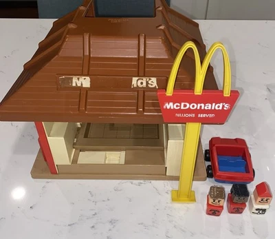 Vintage Fisher Price Little People McDonald’s Restaurant Playset  #2552  USA - Image 1 of 4