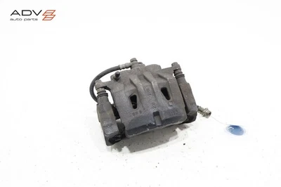 Pinza de freno del lado del pasajero delantero derecho Lexus RX450H RX350 2016-2022 OEM Foto 1 de 4