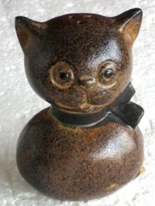 Vintage Brown Cat Ceramic Salt & Pepper Shaker Made in Japan 3" tall - Imagen 1 de 3