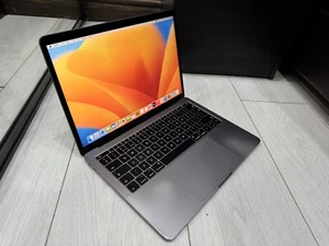 Apple MacBook Pro Retina 13.3" 2017 - 256GB SSD 16GB Ram - 2.5GHz Core i7 - Grey - Picture 1 of 16