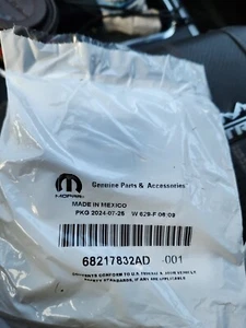 Mopar Integrated Key Fob Transmitter 68217832AD Replacement For Chrysler 2017-24 - Picture 1 of 1