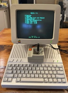 Modelo Apple IIc vintage. A2S4100 completamente restaurado - Imagen 1 de 17