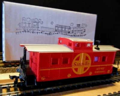 LIFE-LIKE HO Scale Center Cupola Caboose "SANTA FE" - Image 1 of 4