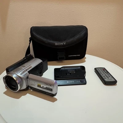 Sony Handycam HDR-SR5E 40GB HDD Digital Camcorder With Nightshot - Image 1 of 4