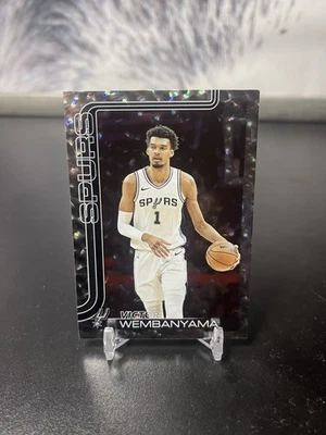 2025-26 Topps - Victor Wembanyama #195 Crackleboard Costco Exclusive - Image 1 of 2