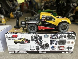 Team Associated RC10SC 1/10 Electric Short Course Truck - Picture 1 of 10