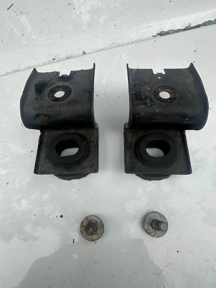 2005 福特 F150 上部散热器支撑 — 第 1/1 张图片