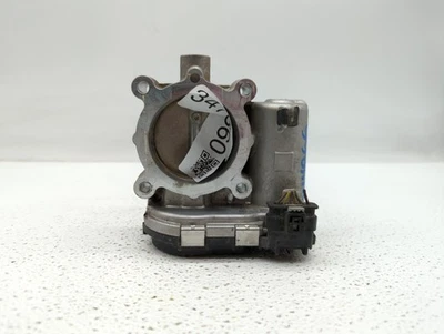 Mercedes-Benz C300 2015-2018 carrocería del acelerador D6DE8 Foto 1 de 4