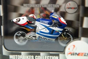 ONYX MOTORRÄDER KONVOLUT SUZUKI RGV 500 NOBUATSU AOKI MASSSTAB 1:24 MODELL TWR047 - Bild 1 von 3