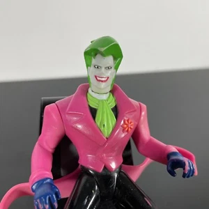 Figura de acción Kenner Batman Beyond JOKER 1999 5" chaqueta rosa DC - de colección - Imagen 1 de 6