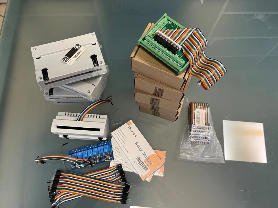 KIT ACCESSORI I/O PER RASPBERRY PI  (SCHEDA RELE, CUSTODIA, MORSETTIERA E CAV - Imagen 1 de 4