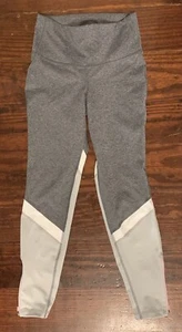 OLD NAVY Active Elevate Gray White Tight Zipper Leggings Capris S Yoga Workout - Picture 1 of 2