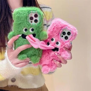 Divertida funda de felpa con lengua que sobresale para iPhone Navidad linda cubierta de monstruo - Imagen 1 de 14