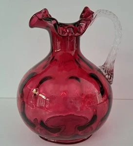 Vintage Fenton 7" Cranberry Kunst Glas Münze Punkte gekräuselten Rand Krug, klarer Griff - Bild 1 von 14