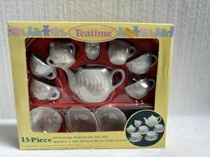 13-teiliges Tea Time - Miniatur Porzellan Set rosa Rosenmuster im Originalkarton - Bild 1 von 4