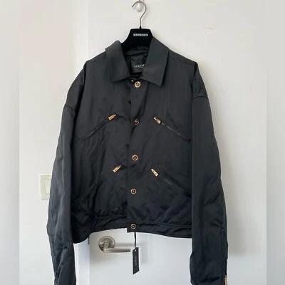 Versace Hombres Medusa Ligero Técnico Negro Oro Utilitario Chaqueta NUEVO CON ETIQUETAS RRPUS3750 Foto 1 de 4