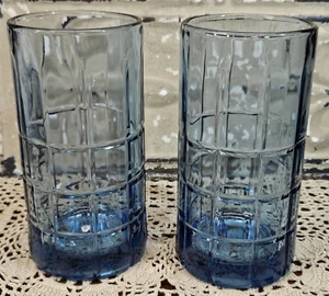 Pair of Vintage Anchor Hocking Tartan Pattern Blue Drinking Glasses 16 oz - Picture 1 of 6