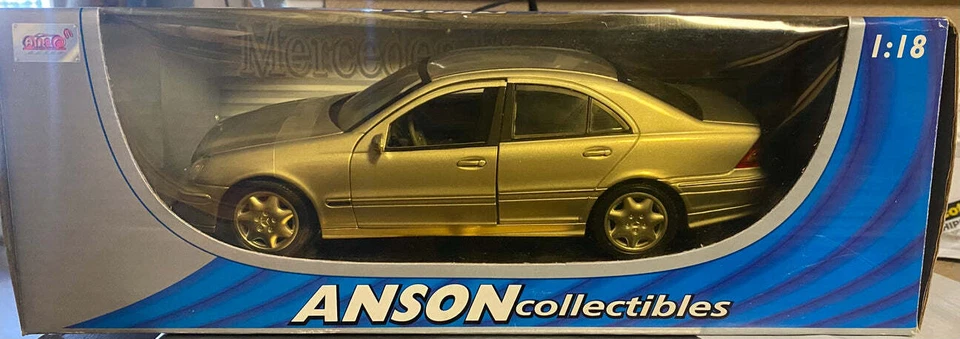 1:18 Anson Mercedes Benz Clase C 2000 plata Foto 1 de 1