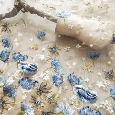 Tela de encaje bordada con flores material de diseño de tul floral por yarda Foto 1 de 4