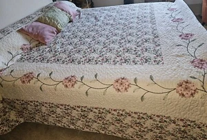 JC Penney Beatrice Home Embroidered Carnation Floral King Size Quilted Bedspread - Picture 1 of 14