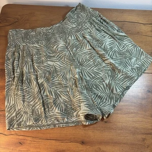 THREE DOTS Women's Printed Beachy Leaves Pull On High Waisted Shorts Size Small - Picture 1 of 8