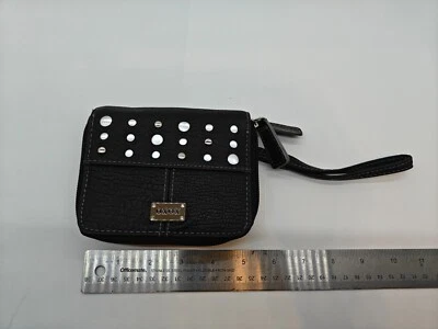 Cartera de muñeca XOXO para mujer viene en caja lo que la convierte en un regalo ideal 5"x4" Foto 1 de 4