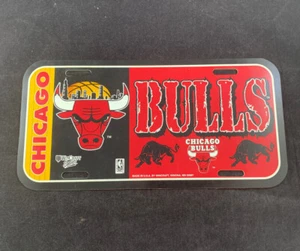 CHICAGO BULLS WINCRAFT SPORTS LOGO VTG PLASTIC LICENSE PLATE + SKYLINE RARE VHTF - Picture 1 of 4