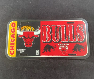 CHICAGO BULLS WINCRAFT SPORTS LOGO VTG PLASTIC LICENSE PLATE + SKYLINE RARE VHTF - Image 1 of 4