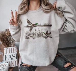 Retro Mallard Ducks Fall Sweatshirt, 90s Waterfowl Duck Outfit, Vintage Duck - Picture 1 of 7