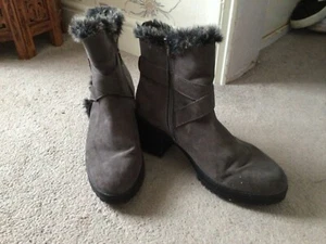 New Look Grey suede mid block heel Fur Lined Winter ankle boots size uk 7 - Picture 1 of 4