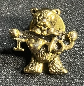 I LOVE YOU~~~~ Bear Lapel Pin-1" Gold tone - Picture 1 of 2