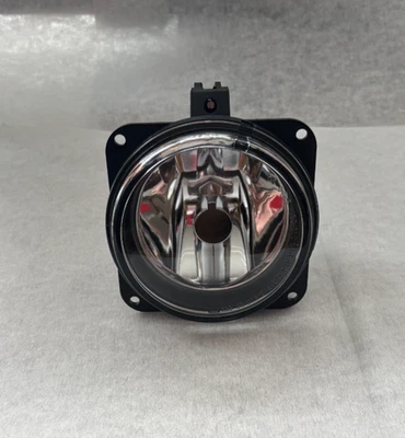 Conjunto de faros antiniebla derecha Mazda Tribute 2001-2004 Foto 1 de 4